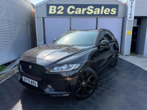 2020 Jaguar F-Pace 2.0 D240 Chequered Flag Auto AWD Euro 6 (s/s) 5dr in Black — image 5
