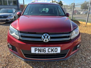 2016 Volkswagen Tiguan 2.0 Tdi Bluemotion Tech Match Edition DSG 4WD Euro 6 (s/s) 5dr in Red — image 2