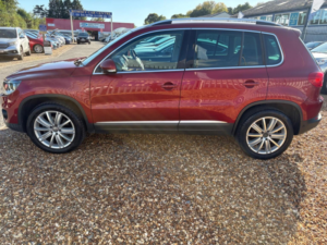 2016 Volkswagen Tiguan 2.0 Tdi Bluemotion Tech Match Edition DSG 4WD Euro 6 (s/s) 5dr in Red — image 6
