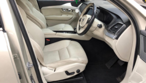 2017 Volvo Xc90 2.0 D5 Powerpulse Momentum Auto 4WD Euro 6 (s/s) 5dr in Gold — image 2