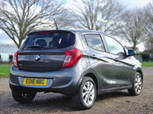 2016 Vauxhall Viva 1.0i Sl Euro 6 5dr in Grey — image 6