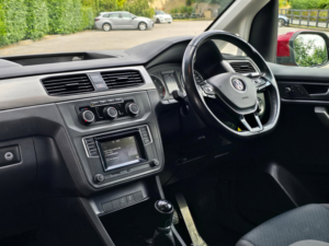 2020 Volkswagen Caddy Maxi Life 2.0 Tdi MPV 5dr Diesel Manual Euro 6 (s/s) (102 Ps) in Red — image 2