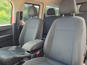 2020 Volkswagen Caddy Maxi Life 2.0 Tdi MPV 5dr Diesel Manual Euro 6 (s/s) (102 Ps) in Red — image 3