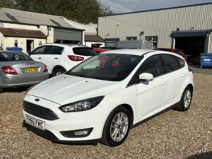 2016 Ford Focus 1.0 T Ecoboost Zetec in White — image 4