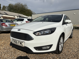2016 Ford Focus 1.0 T Ecoboost Zetec in White — image 5