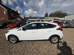 2016 Ford Focus 1.0 T Ecoboost Zetec in White — image 6