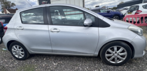 2013 Toyota Yaris 1.3 Dual Vvt-I Tr in Silver — image 3