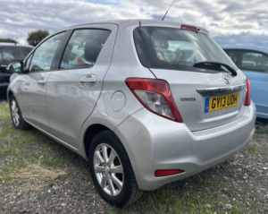 2013 Toyota Yaris 1.3 Dual Vvt-I Tr in Silver — image 6