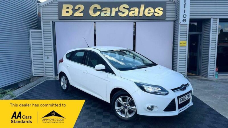 2013 Ford Focus 1.6 Zetec Powershift Euro 5 5dr in White — image 1