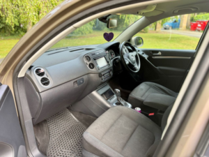 2012 Volkswagen Tiguan 2.0 Tdi Bluemotion Tech Se SUV 5dr Diesel DSG 4WD Euro 5 (s/s) (140 Ps) in Beige — image 5