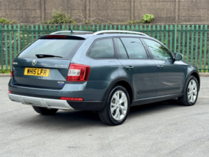 2015 Skoda Octavia 2.0 Tdi Scout in Grey — image 4
