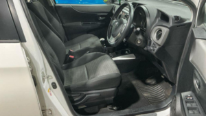 2014 Toyota Yaris 1.33 Dual Vvt-I Icon Plus Euro 5 5dr in White — image 2