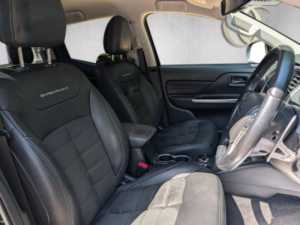 2019 Mitsubishi L200 2.2 Di-D Dc Barbarian X Auto 4WD Euro 6 (s/s) 4dr in Black — image 2