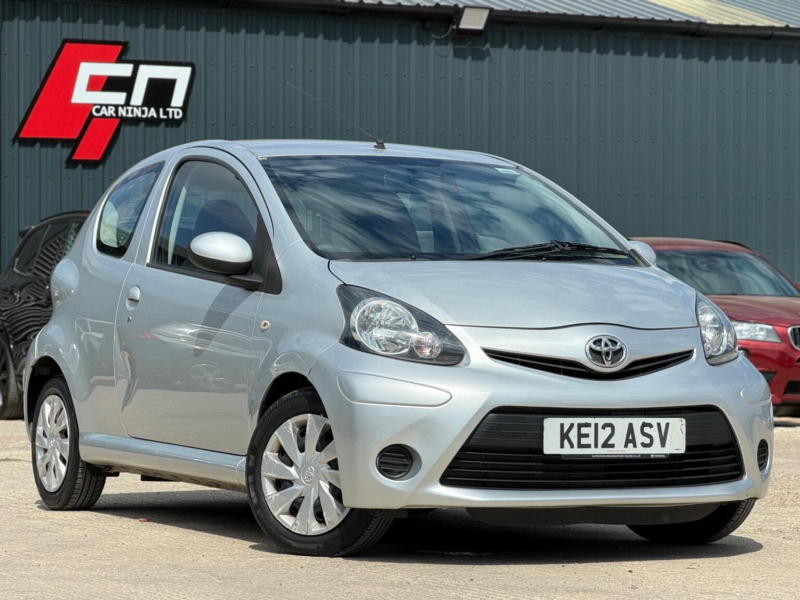 2012 Toyota Aygo 1.0 Vvt-I Ice Euro 5 3dr in Silver — image 1