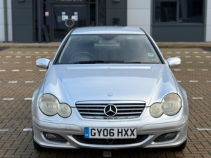2006 Mercedes-Benz C Class 2.1 C200 Cdi Se 2dr in Silver — image 2