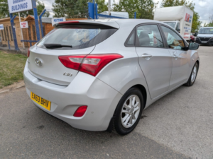 2013 Hyundai I30 1.6 Crdi Blue Drive Active in Silver — image 4