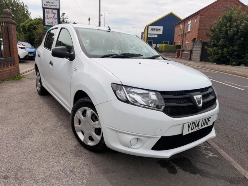 2014 Dacia Sandero 1.2 Ambiance Euro 5 5dr in White — image 1
