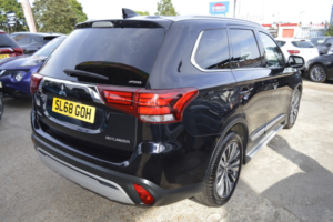 2018 Mitsubishi Outlander 2.0 Mivec 4 in Black — image 2