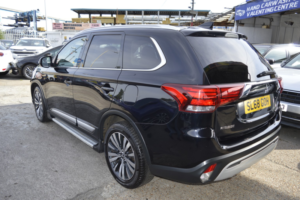2018 Mitsubishi Outlander 2.0 Mivec 4 in Black — image 4