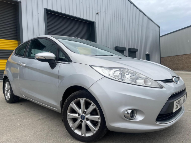 2010 Ford Fiesta 1.25 Zetec 3dr in Silver — image 1