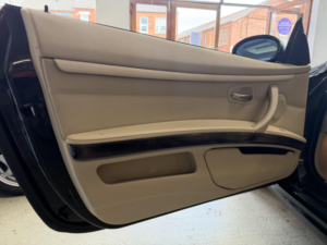 2008 BMW 3 Series 2.0 320i M Sport Convertible in Black — image 5