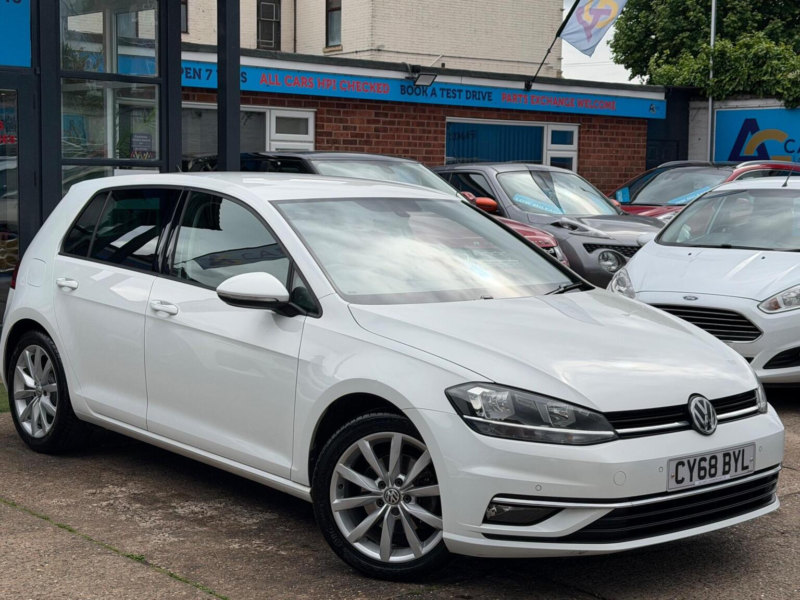 2018 Volkswagen Golf 1.6 Tdi Gt Euro 6 (s/s) 5dr in White — image 1