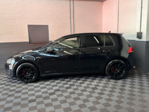 2013 Volkswagen Golf 2.0 Tdi Bluemotion Tech Gt Hatchback 5dr Diesel Manual Euro 5 (s/s) (150 Ps) in Black — image 5