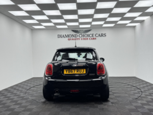 2017 MINI Hatch 1.5 Cooper 3-Door Hatch in Black — image 5