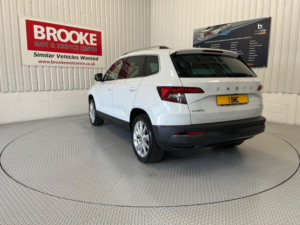 2020 Skoda Karoq 2.0 Tdi Se L DSG 4WD Euro 6 (s/s) 5dr in White — image 4