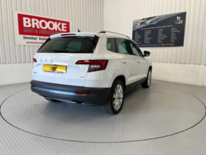 2020 Skoda Karoq 2.0 Tdi Se L DSG 4WD Euro 6 (s/s) 5dr in White — image 5