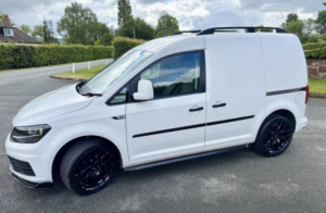 2019 Volkswagen Caddy 2.0 Tdi C20 Custom Black Edition Eu6 Ulez in White — image 2