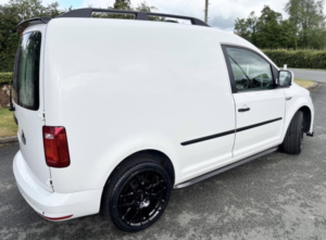 2019 Volkswagen Caddy 2.0 Tdi C20 Custom Black Edition Eu6 Ulez in White — image 3