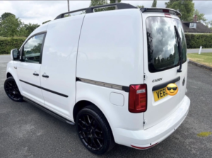 2019 Volkswagen Caddy 2.0 Tdi C20 Custom Black Edition Eu6 Ulez in White — image 4