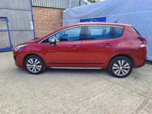 2015 Peugeot 3008 1.6 Bluehdi Active in Red — image 2