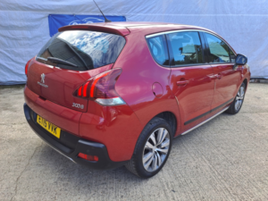 2015 Peugeot 3008 1.6 Bluehdi Active in Red — image 5