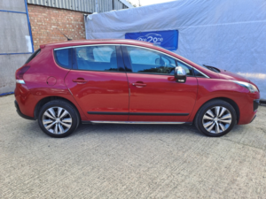 2015 Peugeot 3008 1.6 Bluehdi Active in Red — image 6