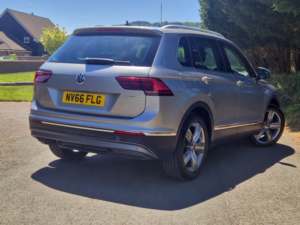2016 Volkswagen Tiguan 2.0 Tdi Bluemotion Tech Sel in Silver — image 2