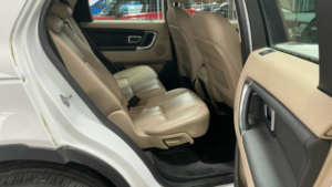 2015 Land Rover Discovery Sport Td4 Hse in White — image 2