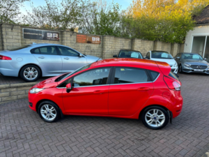 2015 Ford Fiesta 1.25 Zetec Euro 5 5dr in Red — image 6