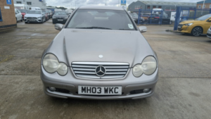 2003 Mercedes-Benz C Class 1.8 C180 Kompressor Se in Silver — image 2