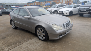2003 Mercedes-Benz C Class 1.8 C180 Kompressor Se in Silver — image 4