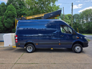 2015 Mercedes-Benz Sprinter 2.1 513 Cdi 4WD 4x4 L3 H3 Cherry Picker in Blue — image 2