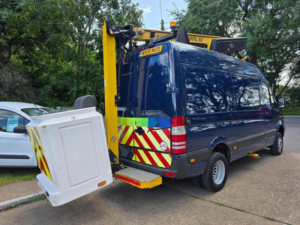 2015 Mercedes-Benz Sprinter 2.1 513 Cdi 4WD 4x4 L3 H3 Cherry Picker in Blue — image 3