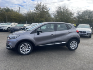 2016 Renault Captur 0.9 Dynamique Nav Tce 90 in Grey — image 4