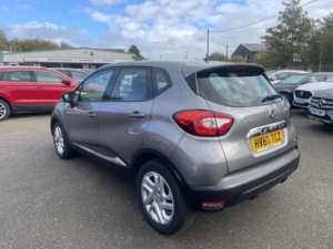2016 Renault Captur 0.9 Dynamique Nav Tce 90 in Grey — image 5