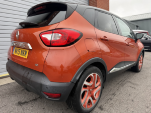 2015 Renault Captur 1.5 Dynamique S Medianav Dci 90 Stop & Start in Orange — image 4