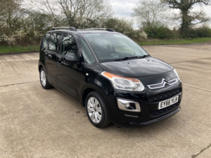 2016 Citroen C3 Picasso 1.2 Puretech Edition in Black — image 2