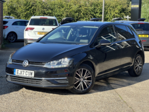 2017 Volkswagen Golf 2.0 Tdi Bluemotion Tech Se Nav in Black — image 6