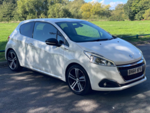 2016 Peugeot 208 1.2 Puretech Gt Line Euro 6 (s/s) 3dr in White — image 4