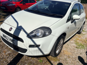 2013 Fiat Punto 1.2 Easy Hatchback 3dr Petrol Manual Euro 5 (69 Bhp) in White — image 6